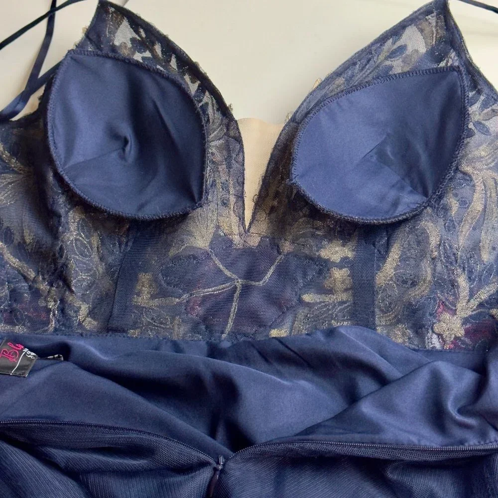 Blondie Nites Navy Gold Embroidered V-Neck V-Back Formal Dress Ball Gown Size 9 - Picture 14 of 16